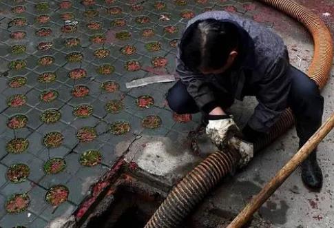 银川市贺兰高压清洗管道公司分享下为什么要高压清洗板换